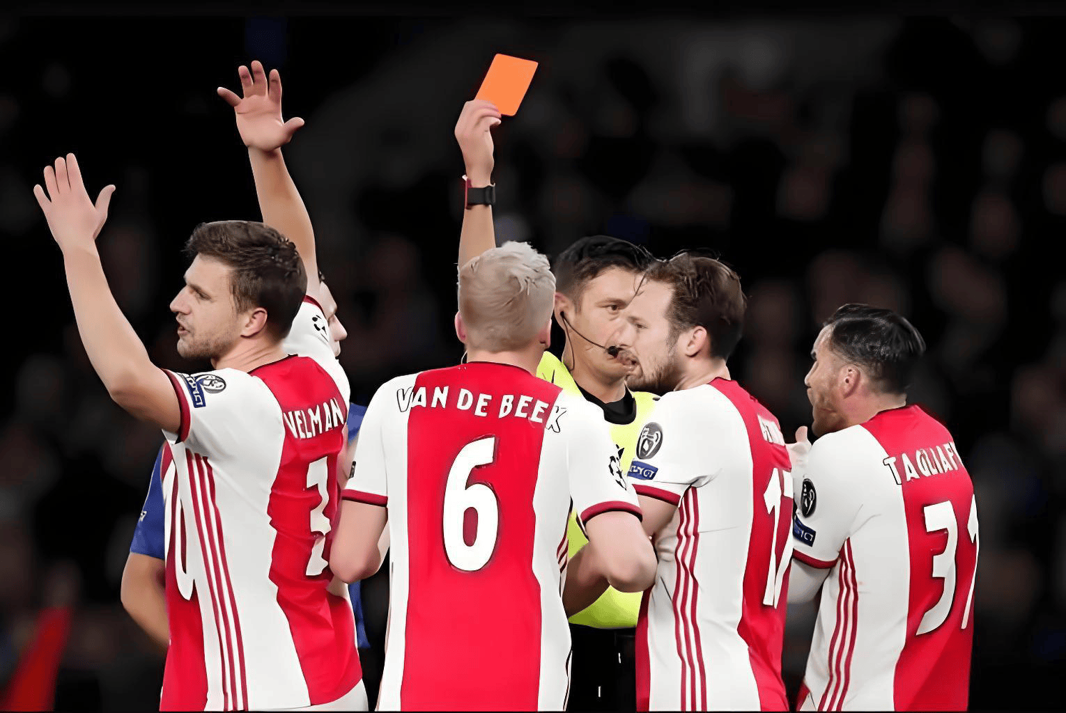 关于转会期欧冠传出新动向，波尔图防线松动，管理层表态：媒体盛赞，心理建设被强调的信息